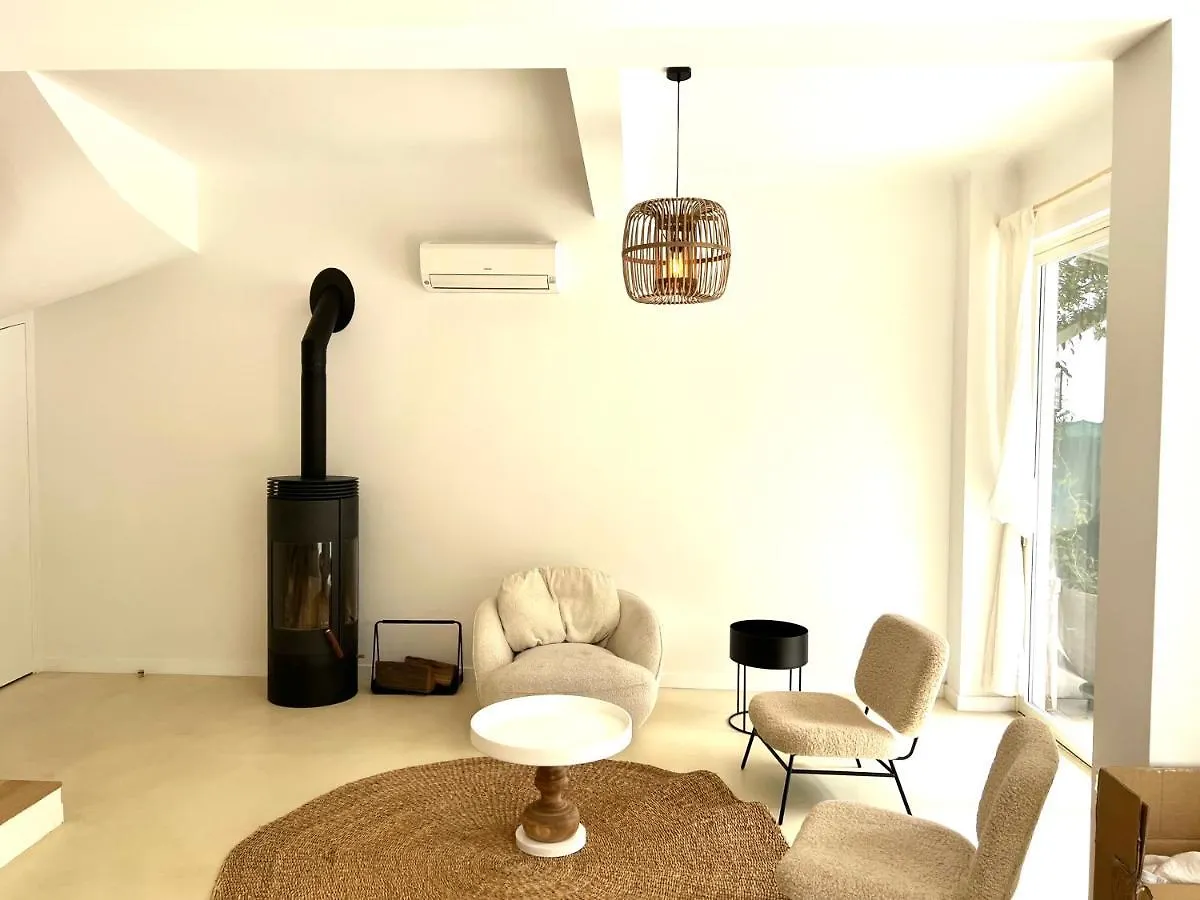 Villa Minimale Nice 0*,  France